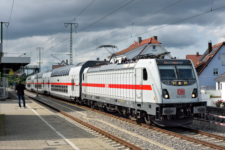 147 555 mit IC 281 bei km 16,8 (Juni 2025)