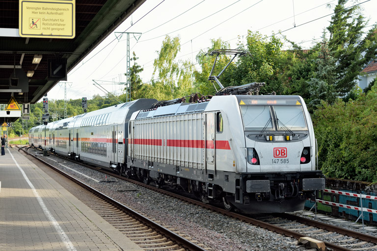 147 585 mit IC 381 bei km 16,8 (September 2025)