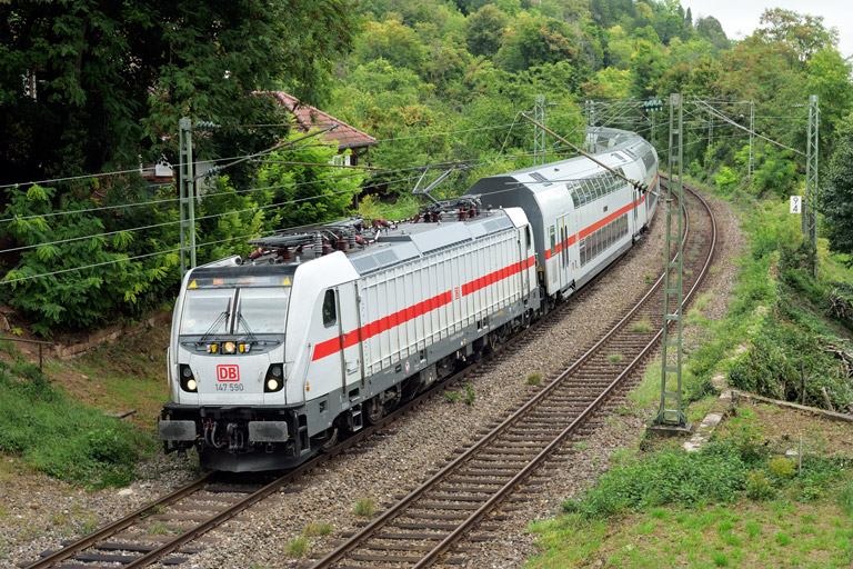 147 590 mit IC 485 bei km 9,4 (September 2025)