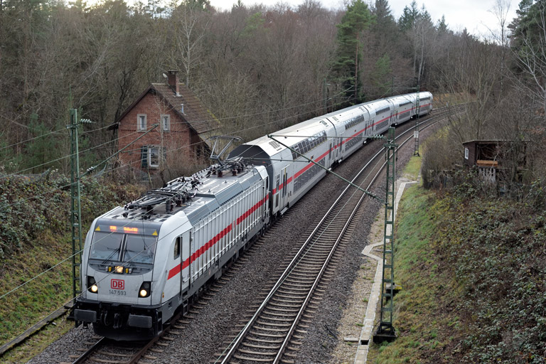 147 593 als IC 188 bei km 19,2 (Dezember 2025)