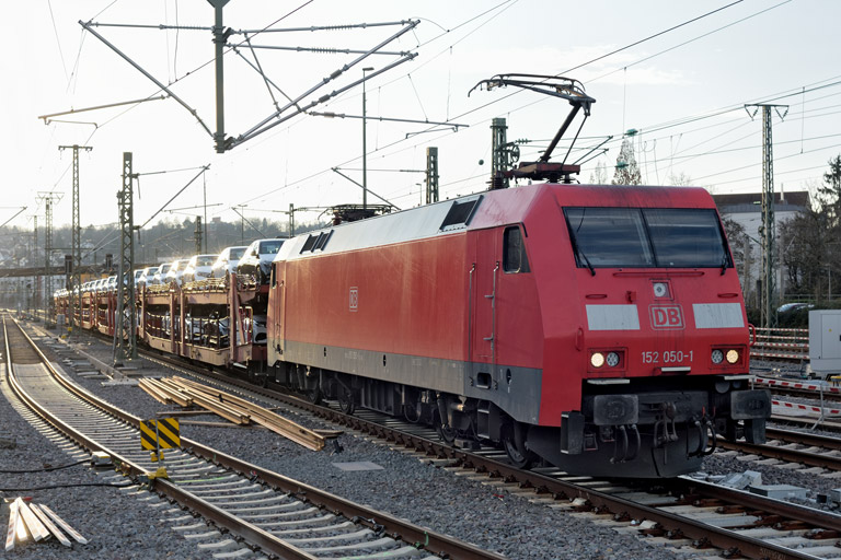 152 050 mit GAG 47821 bei km 15,6 (Dezember 2025)