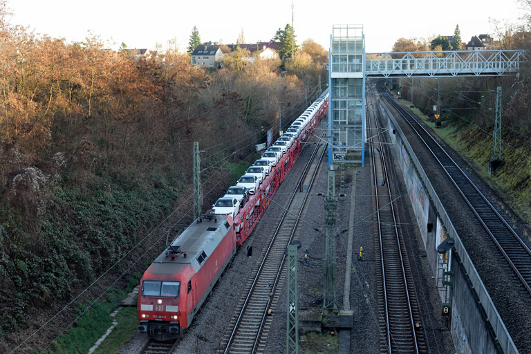 152 104 mit GAG 47821 bei km 14,0 (Dezember 2025)