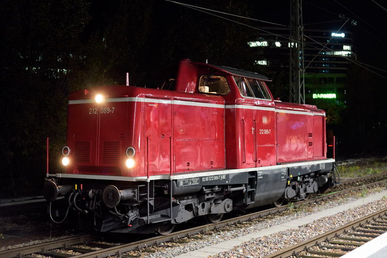 212 089 mit DbZ 91651 bei km 15,6 (Oktober 2025)