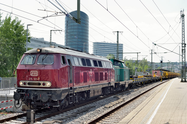 215 101 und 213 339 bei km 15,4 (Juni 2025)