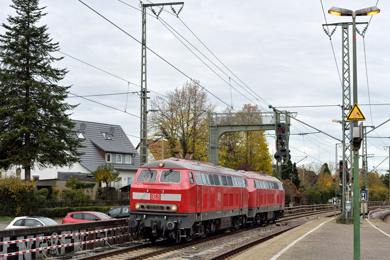 218 835 und 218 834 bei km 16,6 (November 2025)