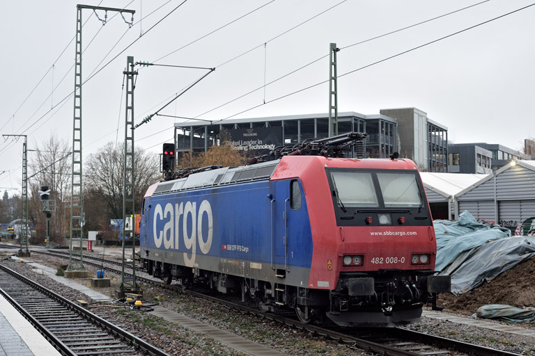 482 008 bei km 15,6 (November 2025)