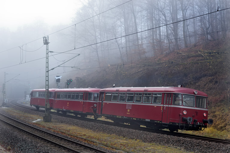 998 896, 996 257 und 798 652 bei km 17,4 (Dezember 2025)