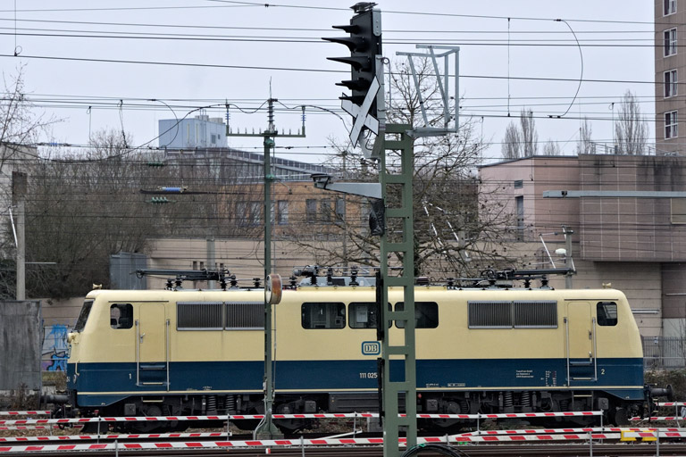 111 025 bei km 15,8 (Januar 2026)