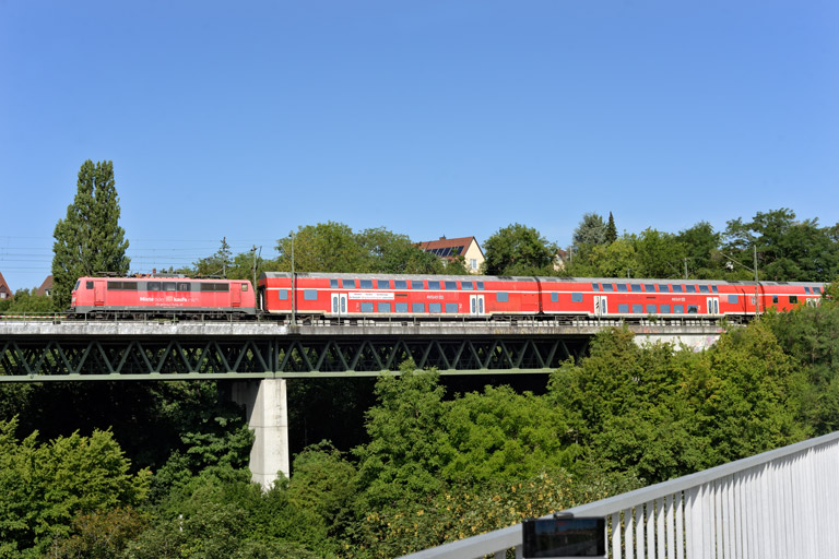 111 189 mit RE 28477 bei km 14,6 (Juli 2026)