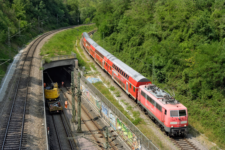 111 189 mit RE 28484 bei km 13,8 (Juli 2026)