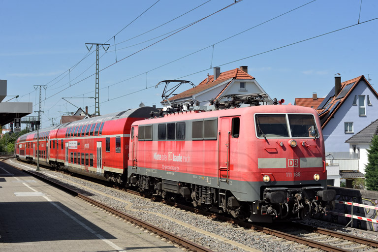 111 189 mit RE 28487 bei km 16,8 (Juli 2026)