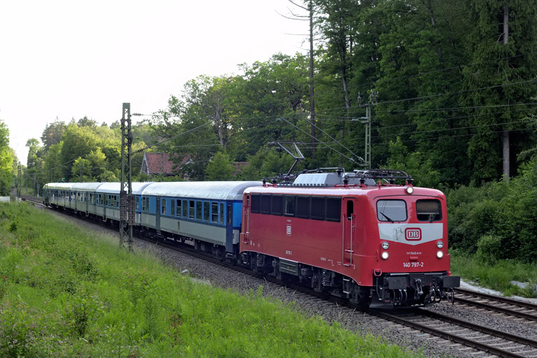 140 797 mit RE 1827 bei km 18,2 (Juni 2026)