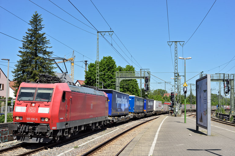 185 136 mit KT 50031 bei km 16,8 (Mai 2026)