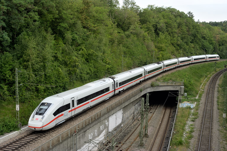 412 222 als IC 2827 bei km 13,8 (August 2026)