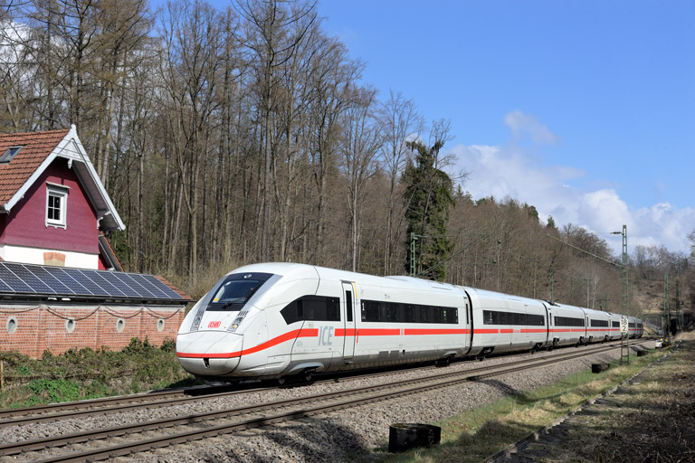 412 234 als IC 2831 bei km 18,2 (M&auml;rz 2026)