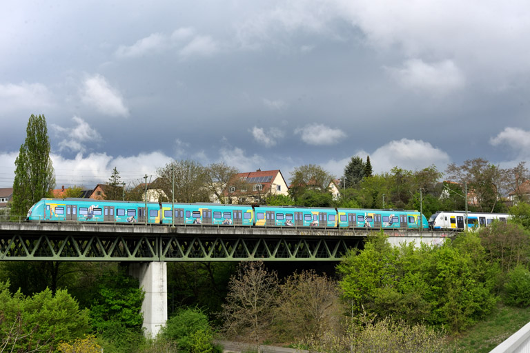 Baureihe 430 als S2 bei km 14,6 (April 2026)