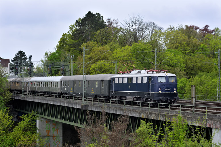 E10 228 mit DBK 74312 bei km 14,6 (April 2026)