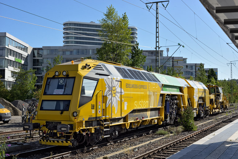 Stopf- und Planiermaschinenzug bei km 15,6 (August 2026)