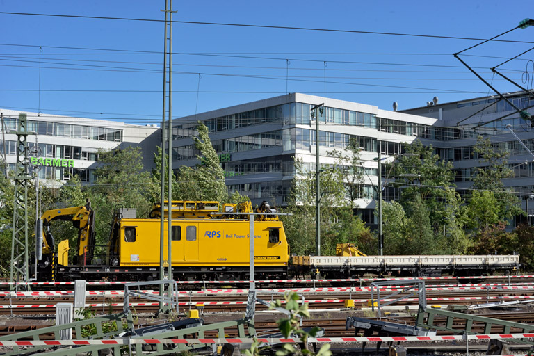 Motorturmwagen MTW 10 (99 80 9436 004-2) bei km 15,8 (August 2026)